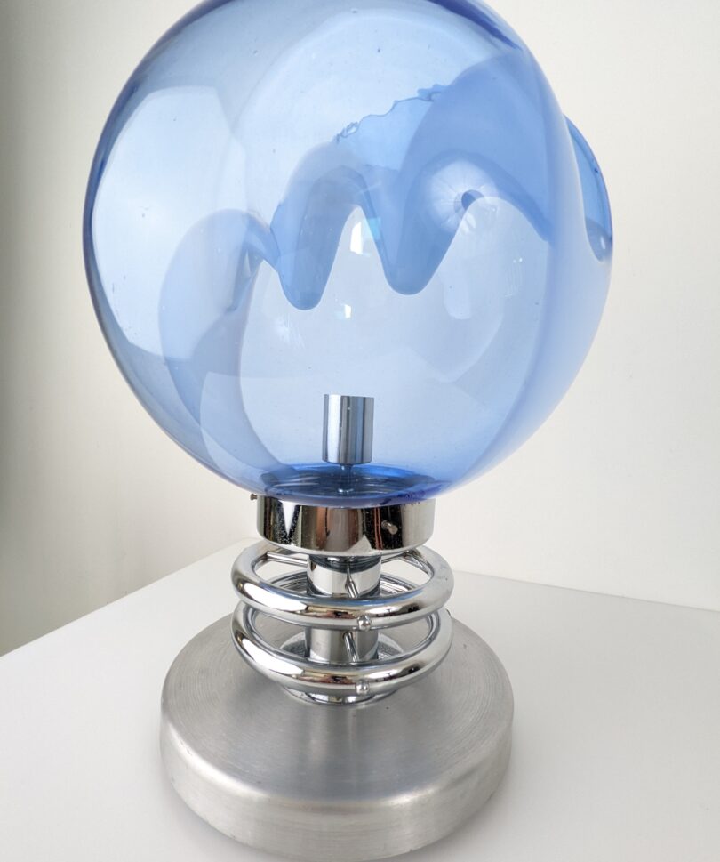 Lámpara de mesa 'Membrane' de Toni Zuccheri en cristal de Murano azul y cromo 1970s