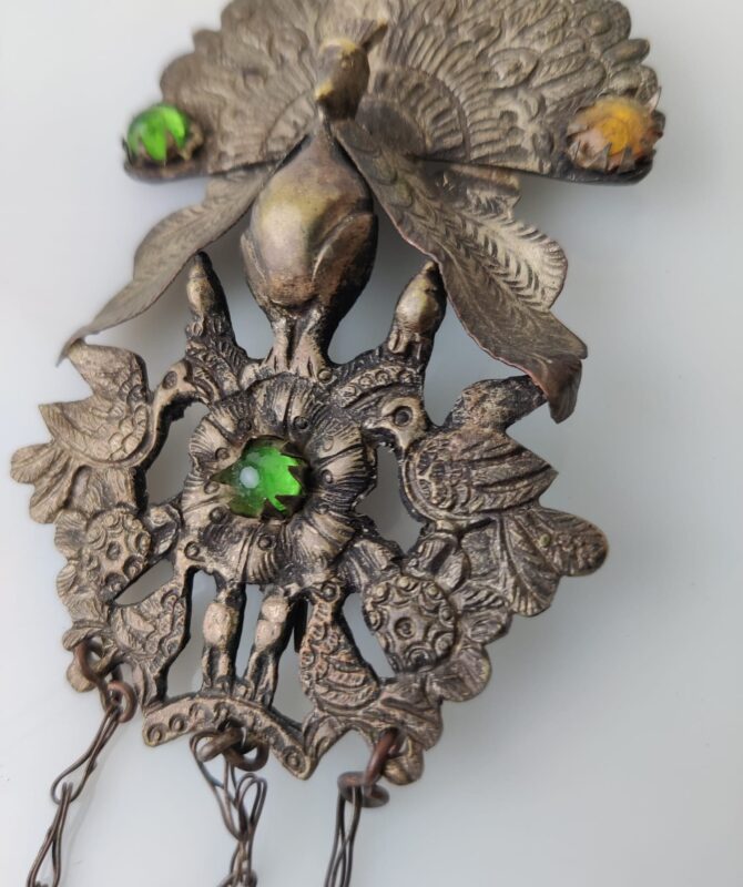 Antiguo broche de pavo real y aves con piedras engarzadas , 1900s - Imagen 2