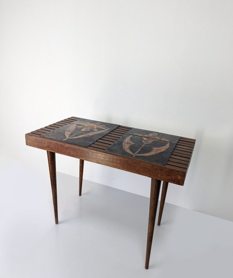 Mesa Danesa estilo Mel Smilow con cerámica , 1960s