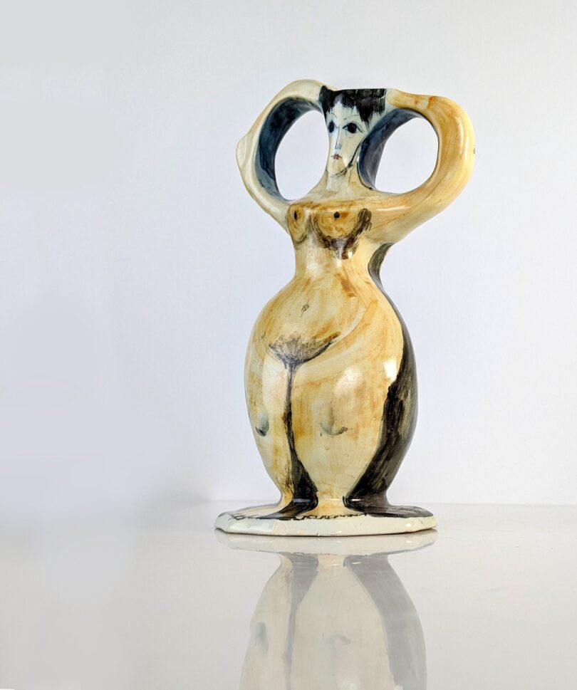 Jarrón Escultura con forma de mujer