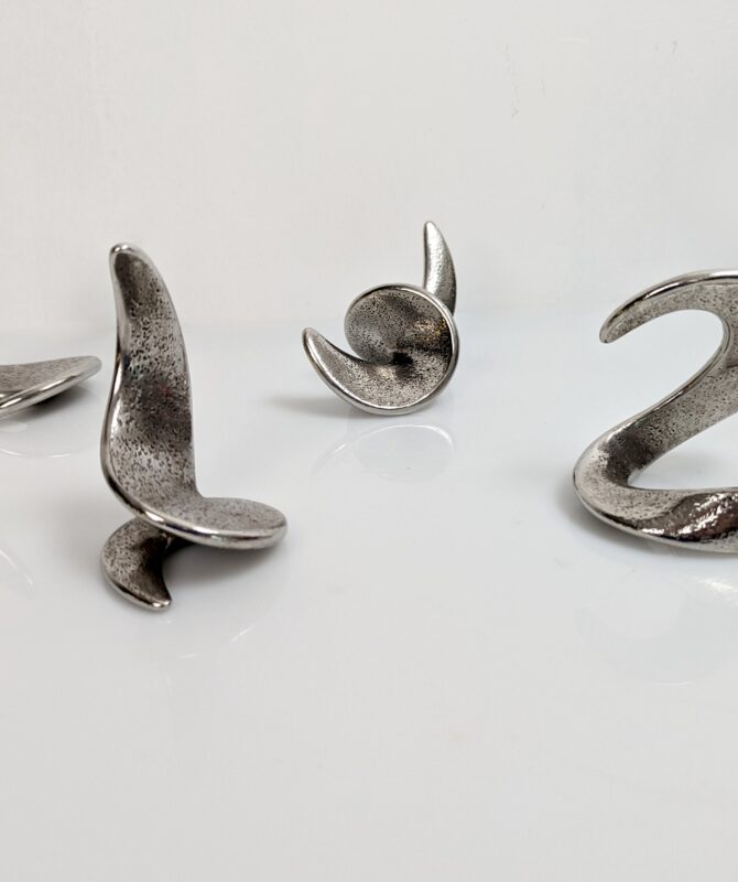 Conjunto de esculturas espiral en acero firmadas por el artista 1980s - Imagen 4