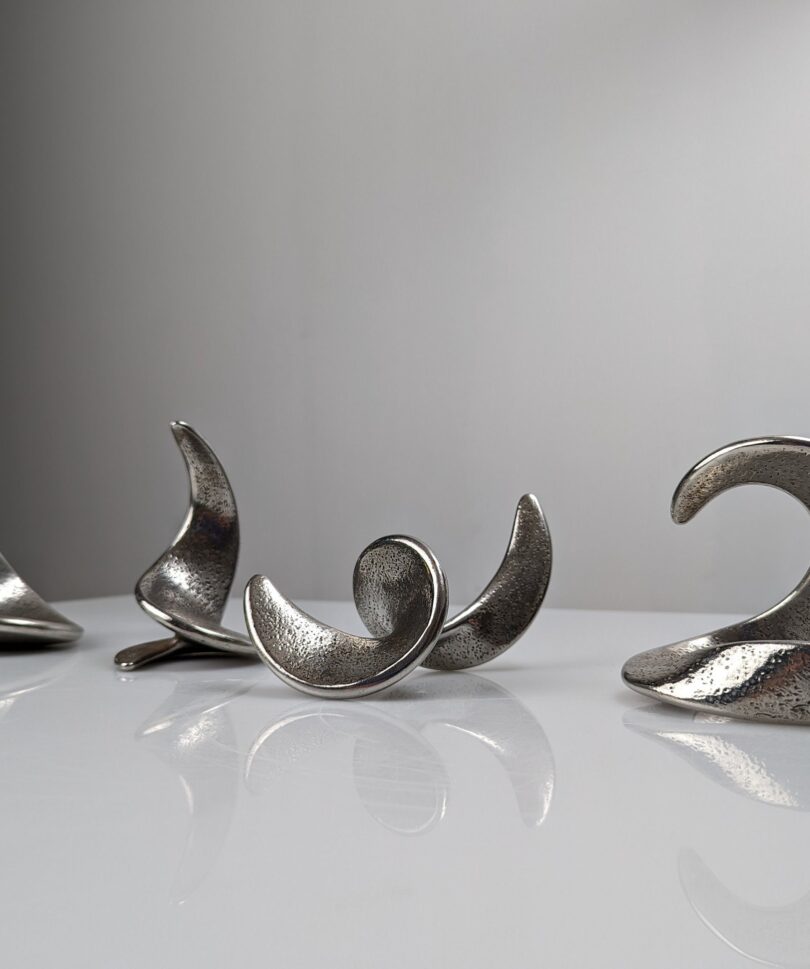 Conjunto de esculturas espiral en acero firmadas por el artista 1980s