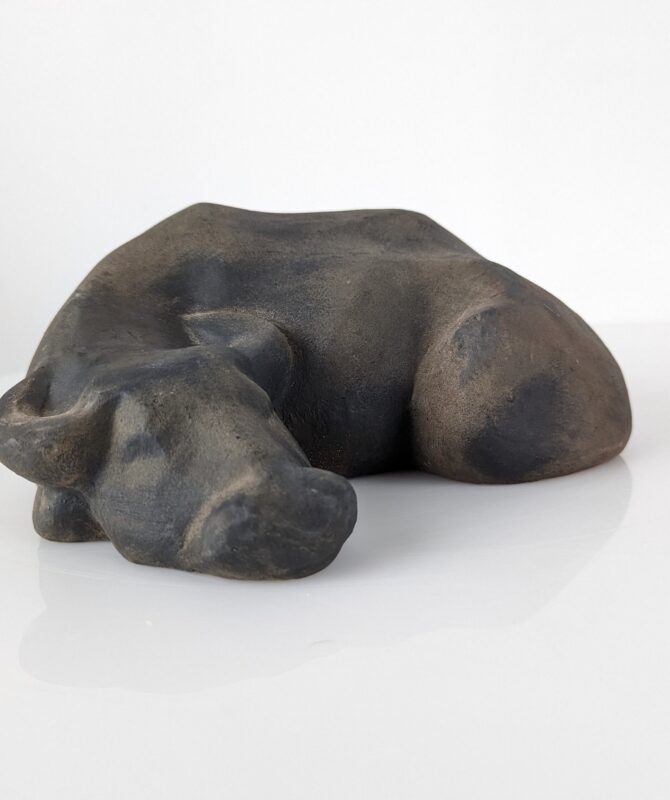 Escultura animal Búfalo de agua descansando por Elena Laverón - Imagen 9