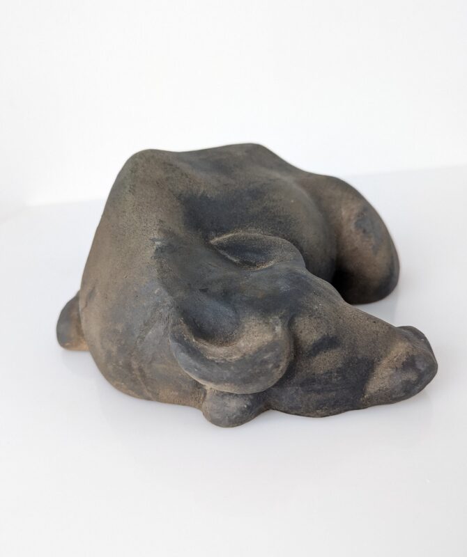 Escultura animal Búfalo de agua descansando por Elena Laverón - Imagen 5