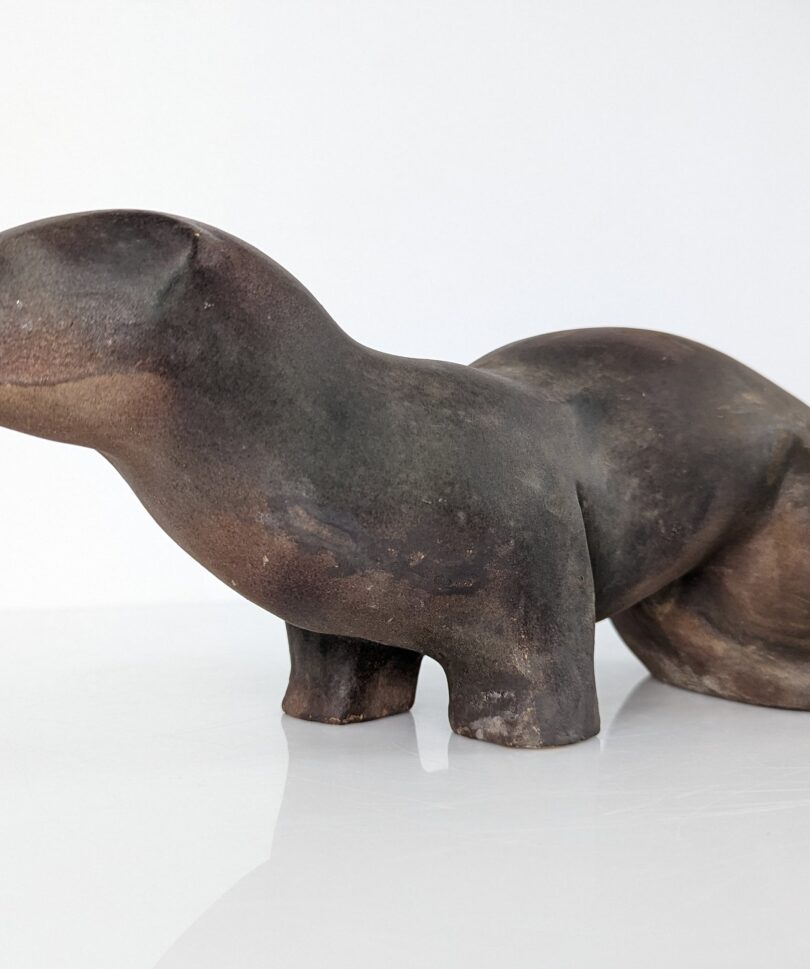 Escultura animal de Nutria por Elena Laverón