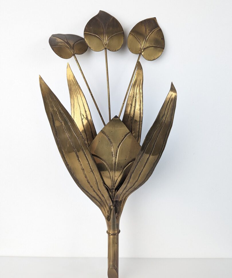 Aplique floral de hojas en latón 1960