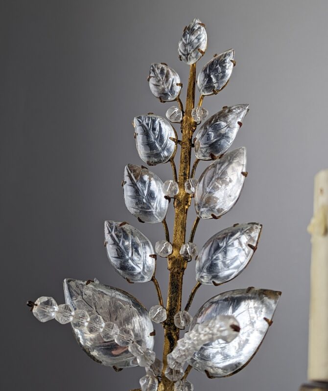 Set de tres apliques florales de Maison Bagues en cristal y metal dorado - Imagen 2