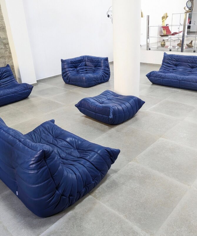 Sofá Togo de Michel Ducaroy para Ligne Roset en Cuero Azul, Francia, 1980s Set de 5