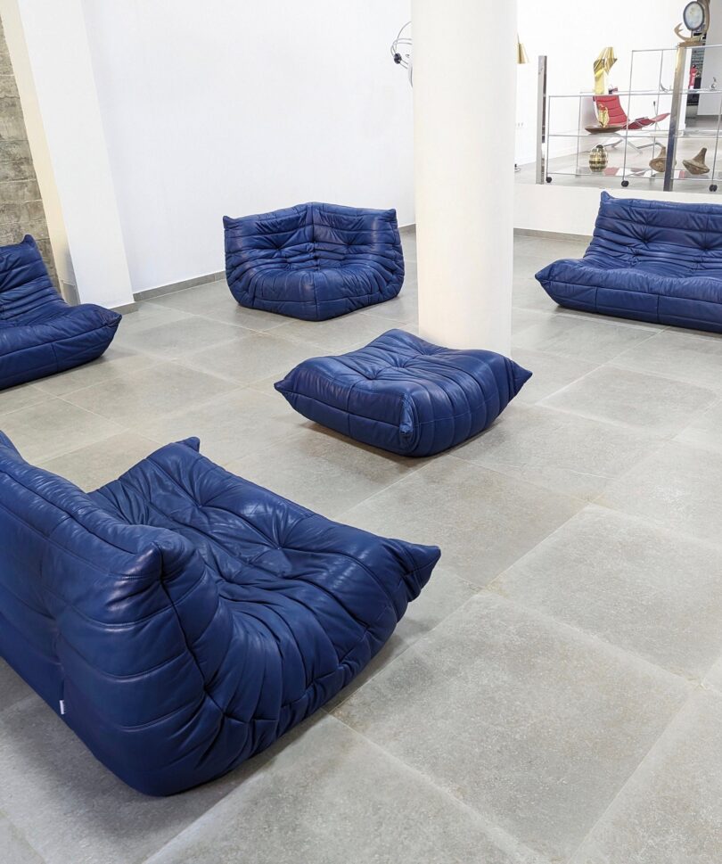 Sofá Togo de Michel Ducaroy para Ligne Roset en Cuero Azul, Francia, 1980s Set de 5
