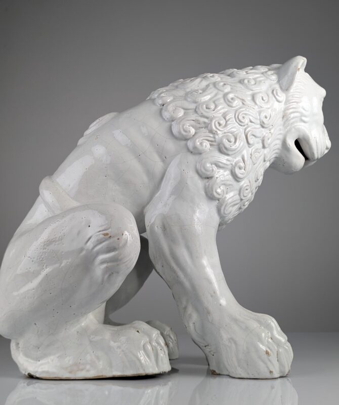 Escultura de León en Barro Vidriado de estilo Románico, Early 20th century - Imagen 4