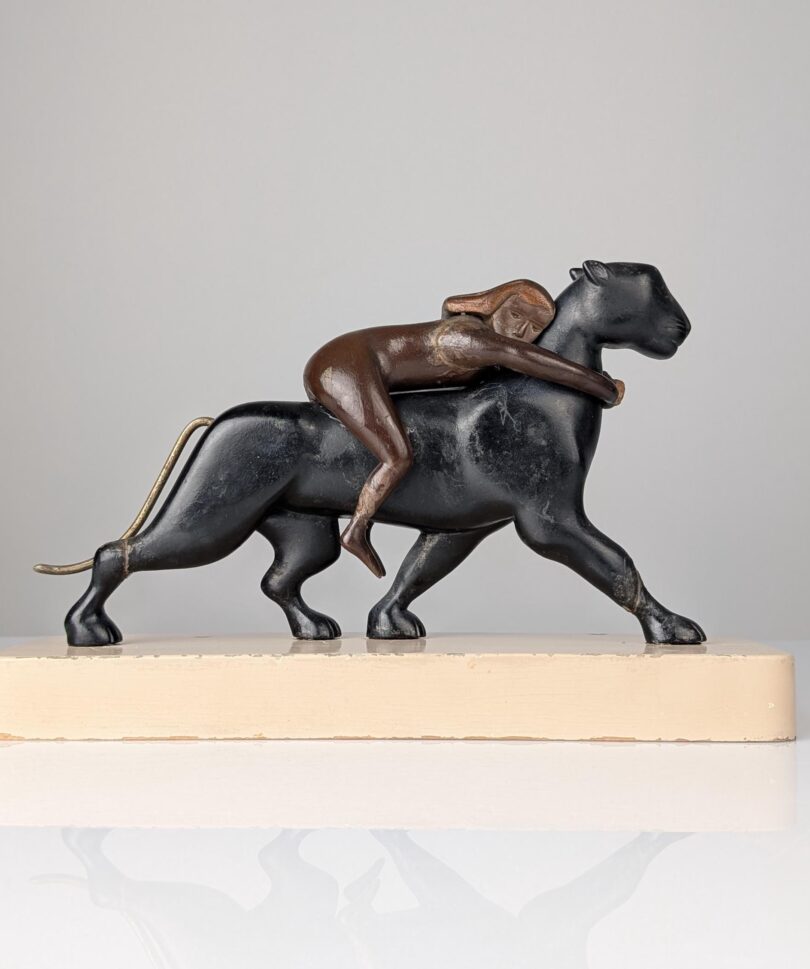 Ariadna y la Pantera, Escultura Art Déco en Madera y Latón 1920s