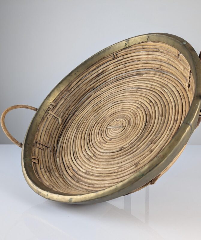 Cesta de Centro de Mesa en Ratán y Latón con Asas Estilo Gabriella Crespi 1970s