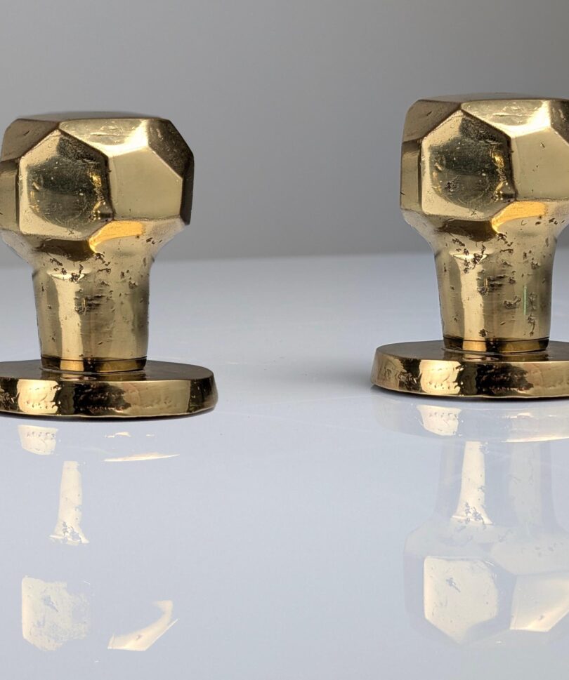 Par de Pomos Giratorios Escultóricos Brutalistas en Bronce 1970s