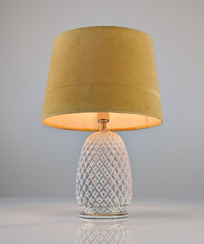 Lámpara Piña de Mesa en Porcelana con Efecto Iridiscente y Oro por Capodimonte