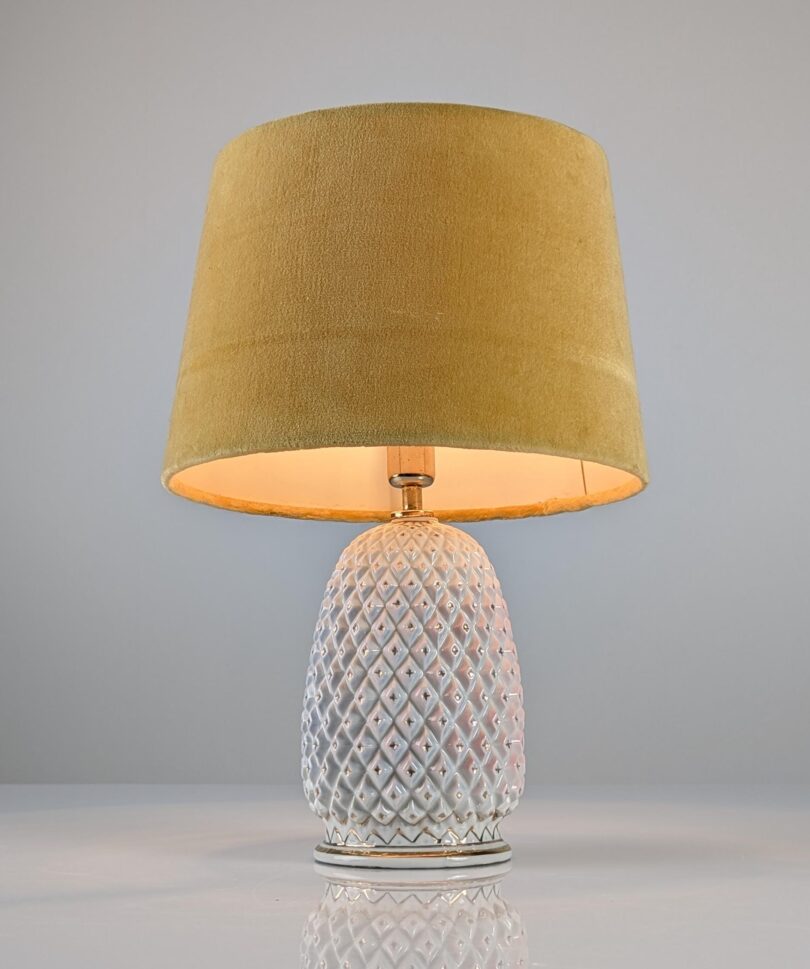 Lámpara Piña de Mesa en Porcelana con Efecto Iridiscente y Oro por Capodimonte
