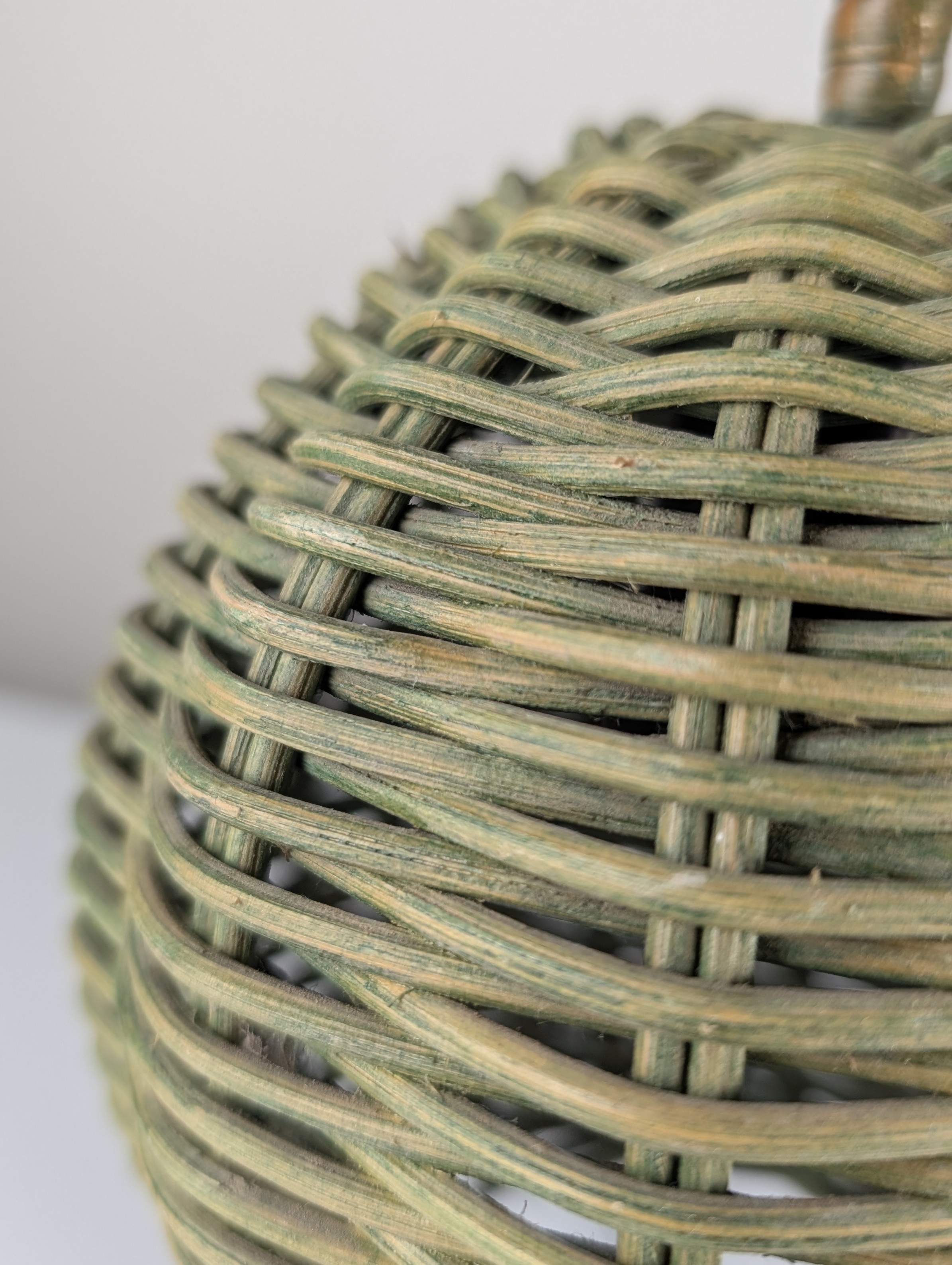 Organic Modern Estilo Mario Lopez Torres Lámparas Ratán Verde 1980s - Imagen 7