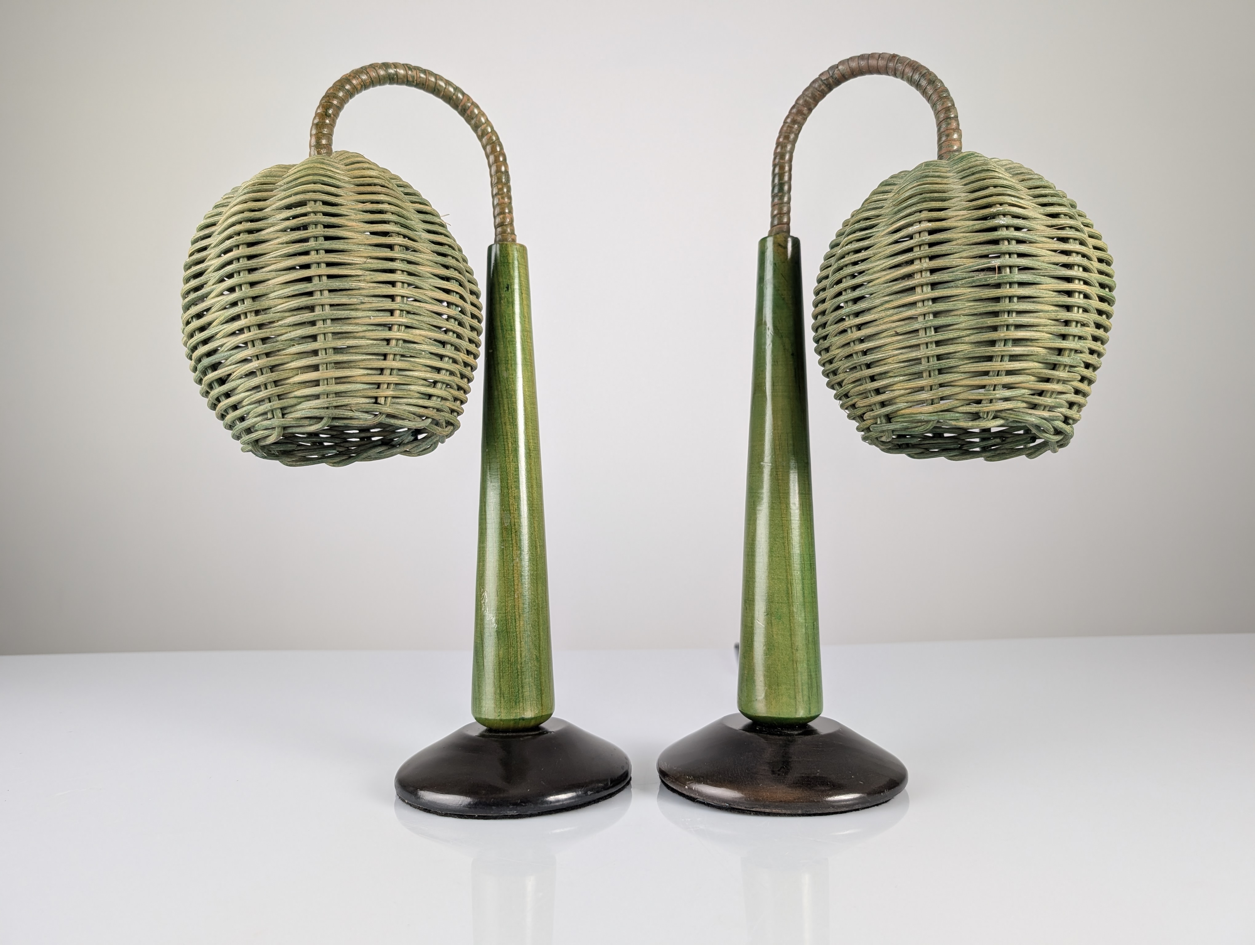 Organic Modern Estilo Mario Lopez Torres Lámparas Ratán Verde 1980s