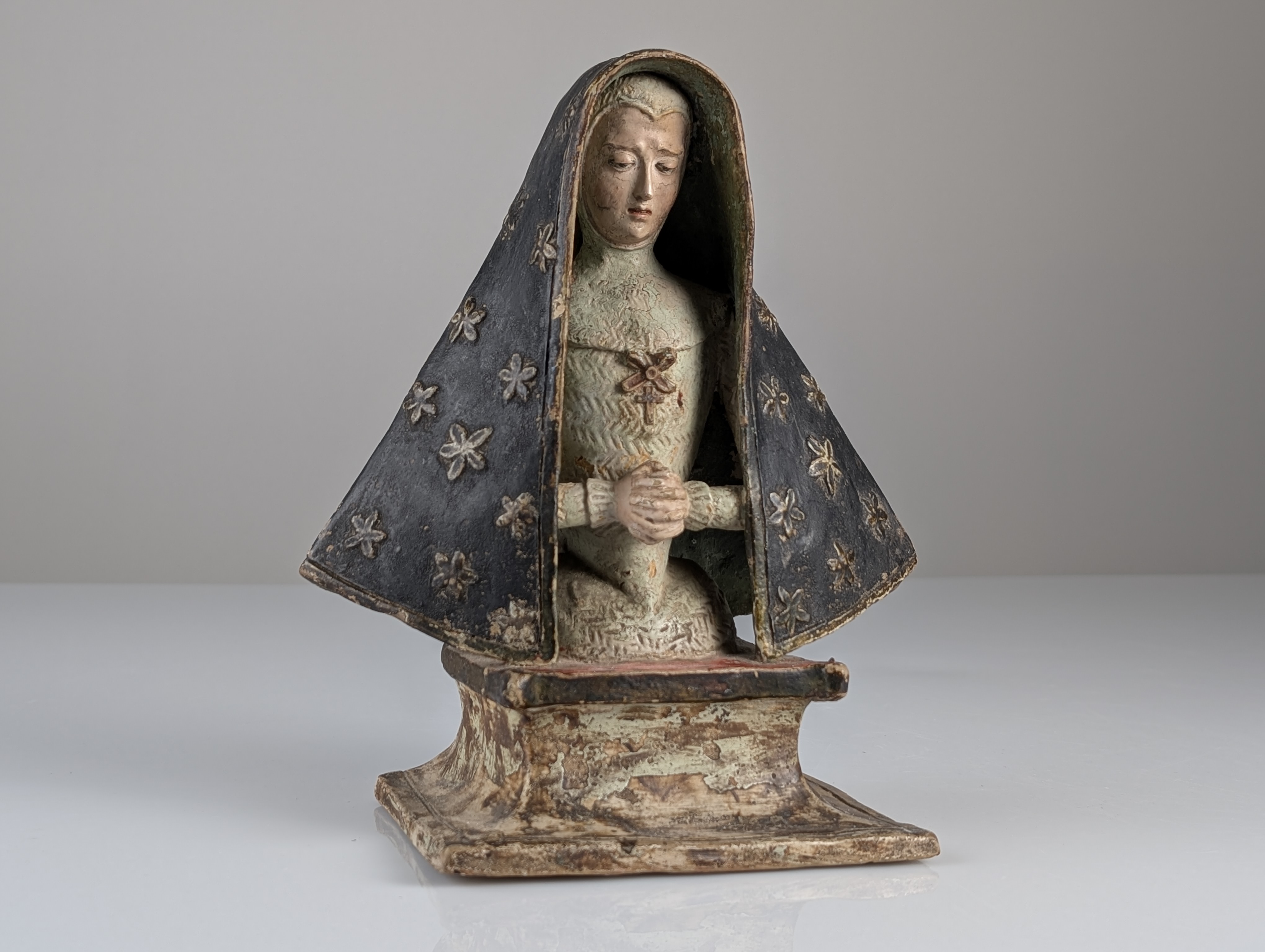 Escultura Mater Dolorosa en Terracota Policromada, Siglo XVIII - Imagen 2