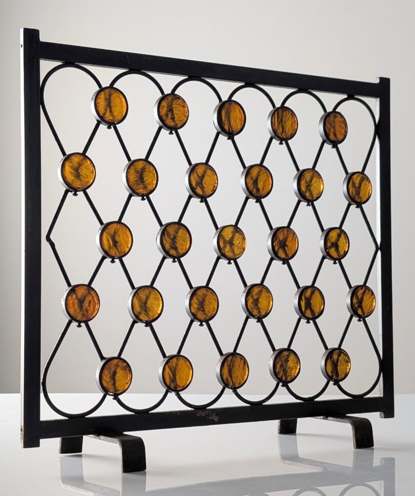 Chispero de Diseño en Hierro Forjado con Discos Naranjas, Mid-Century, 1960s