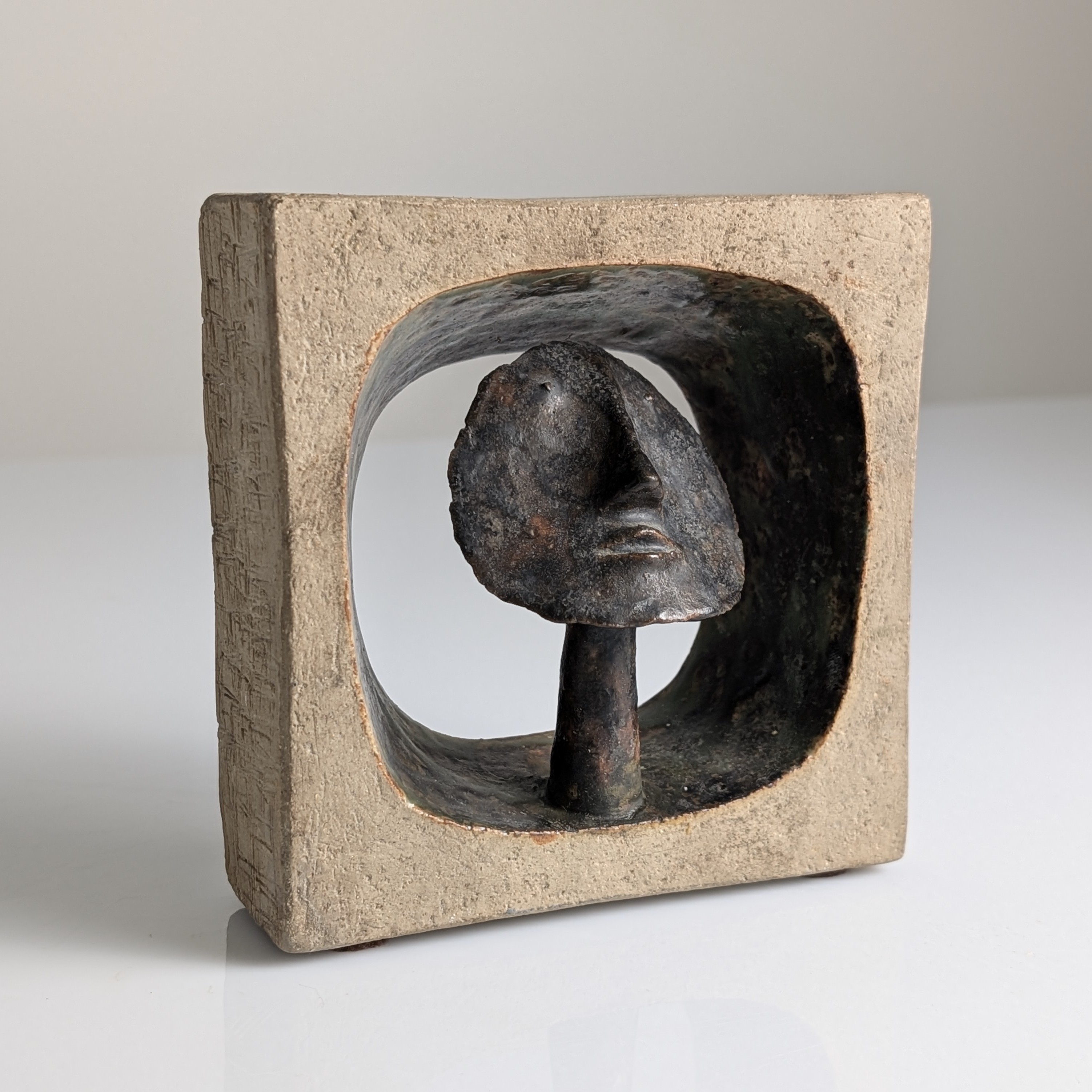 Escultura de Arenisca Vidriada por Ruth Duckworth, 1961