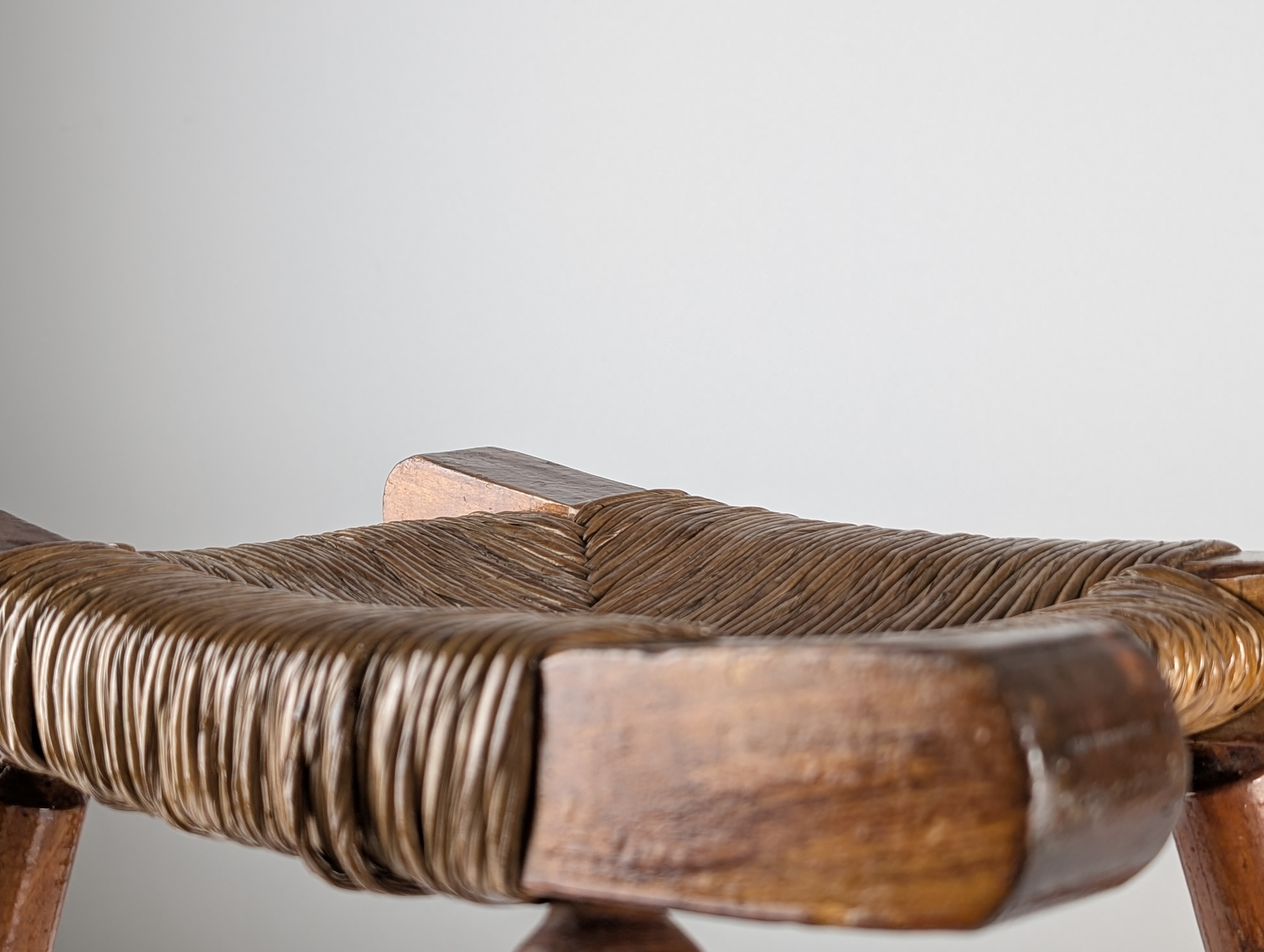 Taburete Rústico de Madera y Enea "Tajo", España, 1940s - Imagen 6