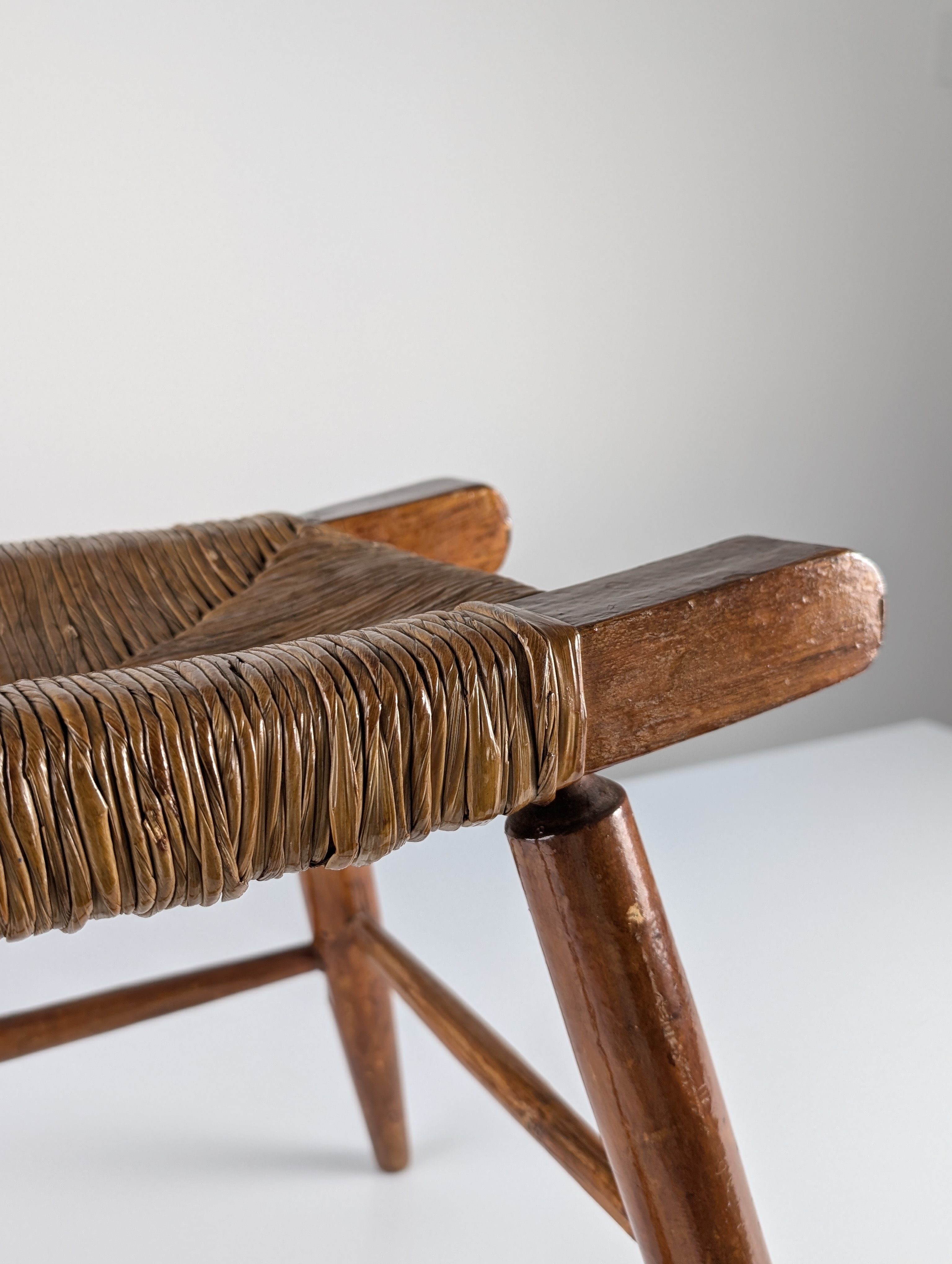 Taburete Rústico de Madera y Enea "Tajo", España, 1940s - Imagen 3