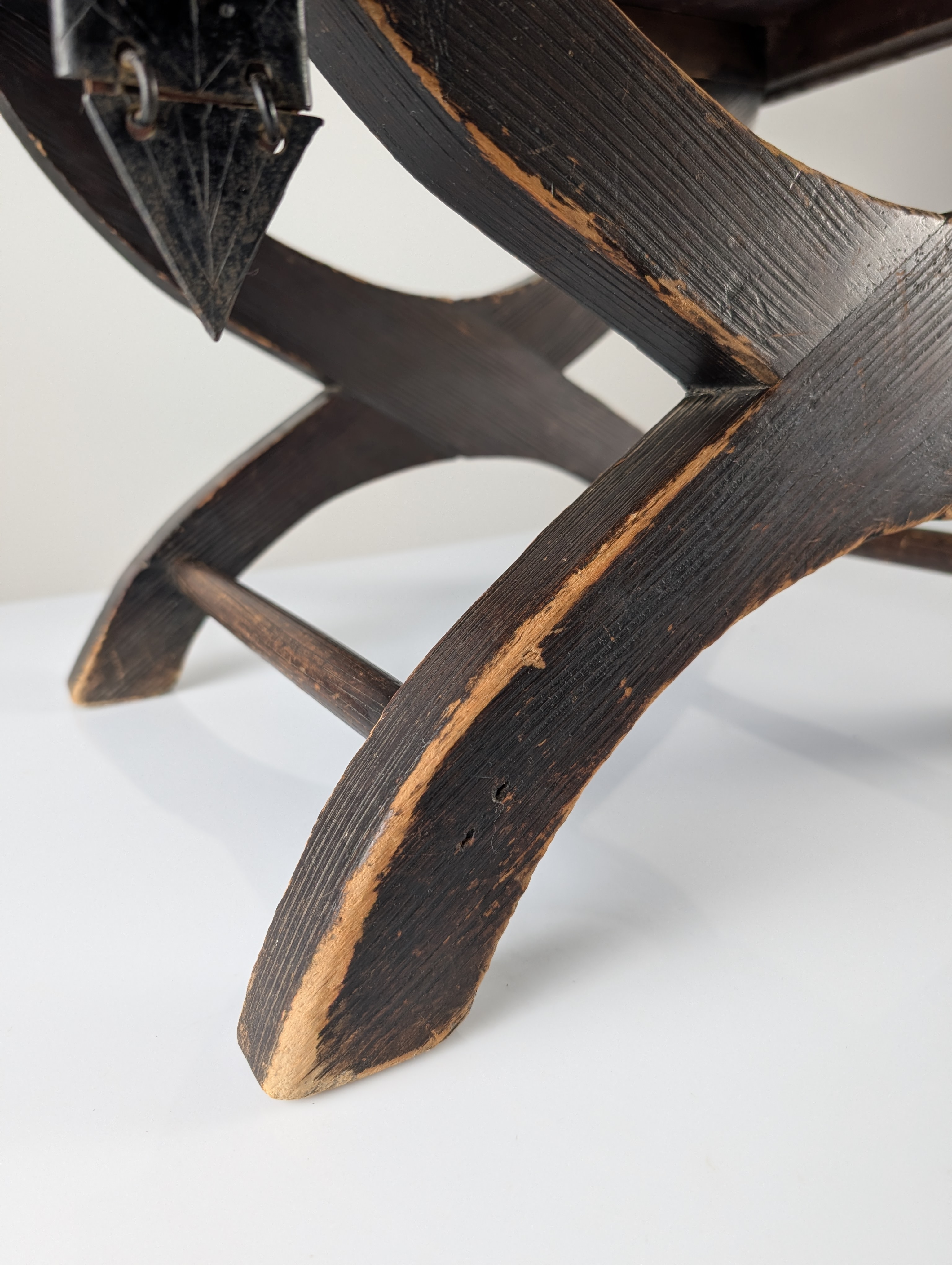 Taburete Curul Colonial de Cuero y Hierro Forjado, México, 1940s - Imagen 11