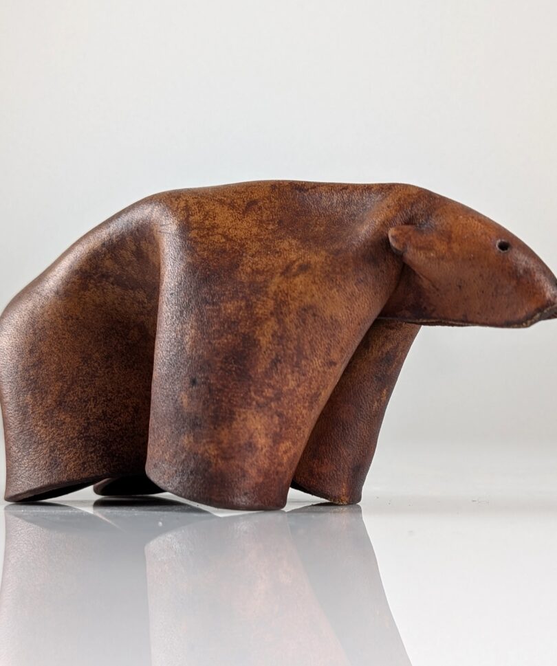 Escultura de Oso en Cuero Plegado Mid-Century Modern, Alemania, 1960s