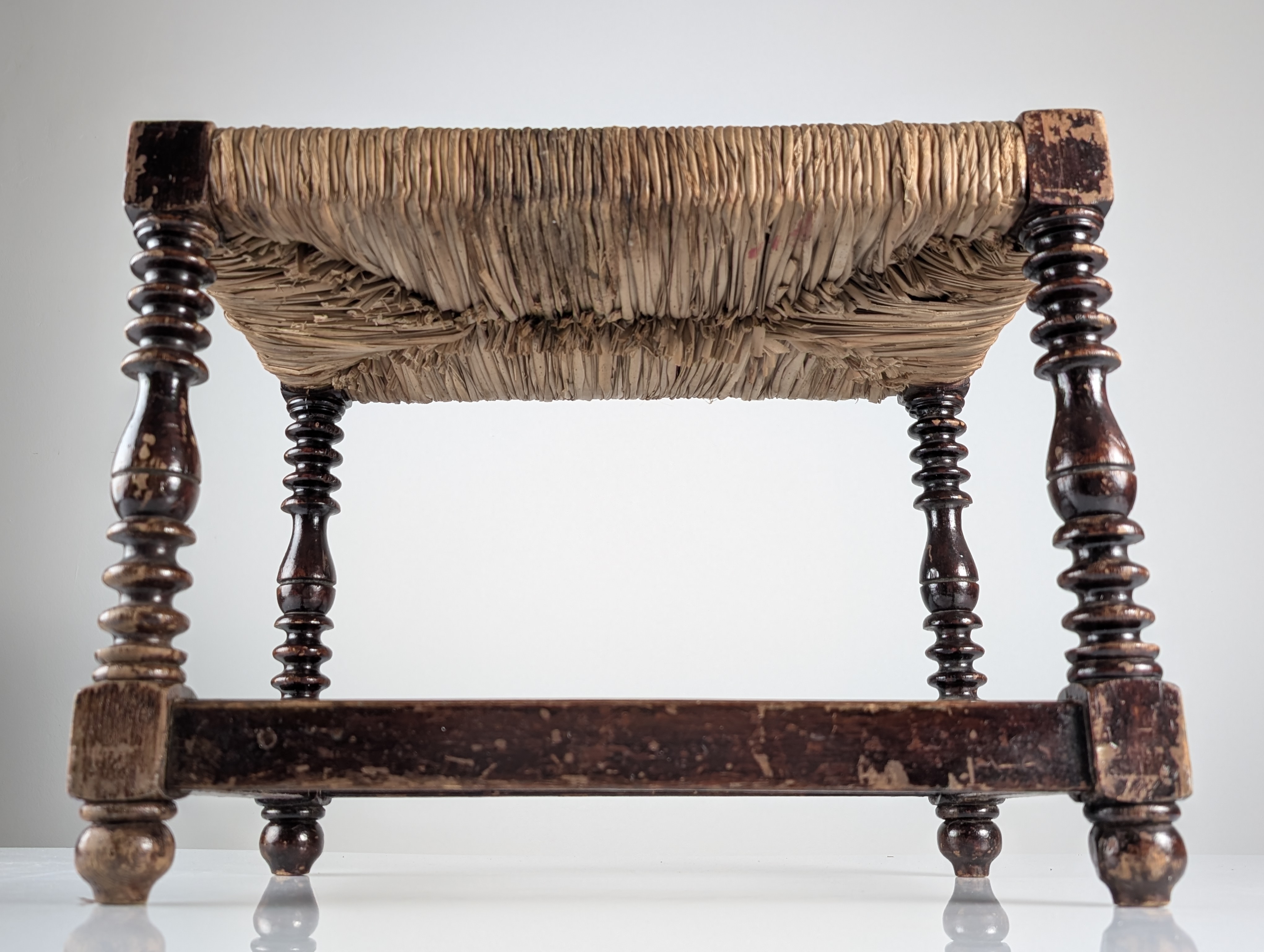 Banco Español Tradicional de Enea con Patas Torneadas, 1940s - Imagen 7