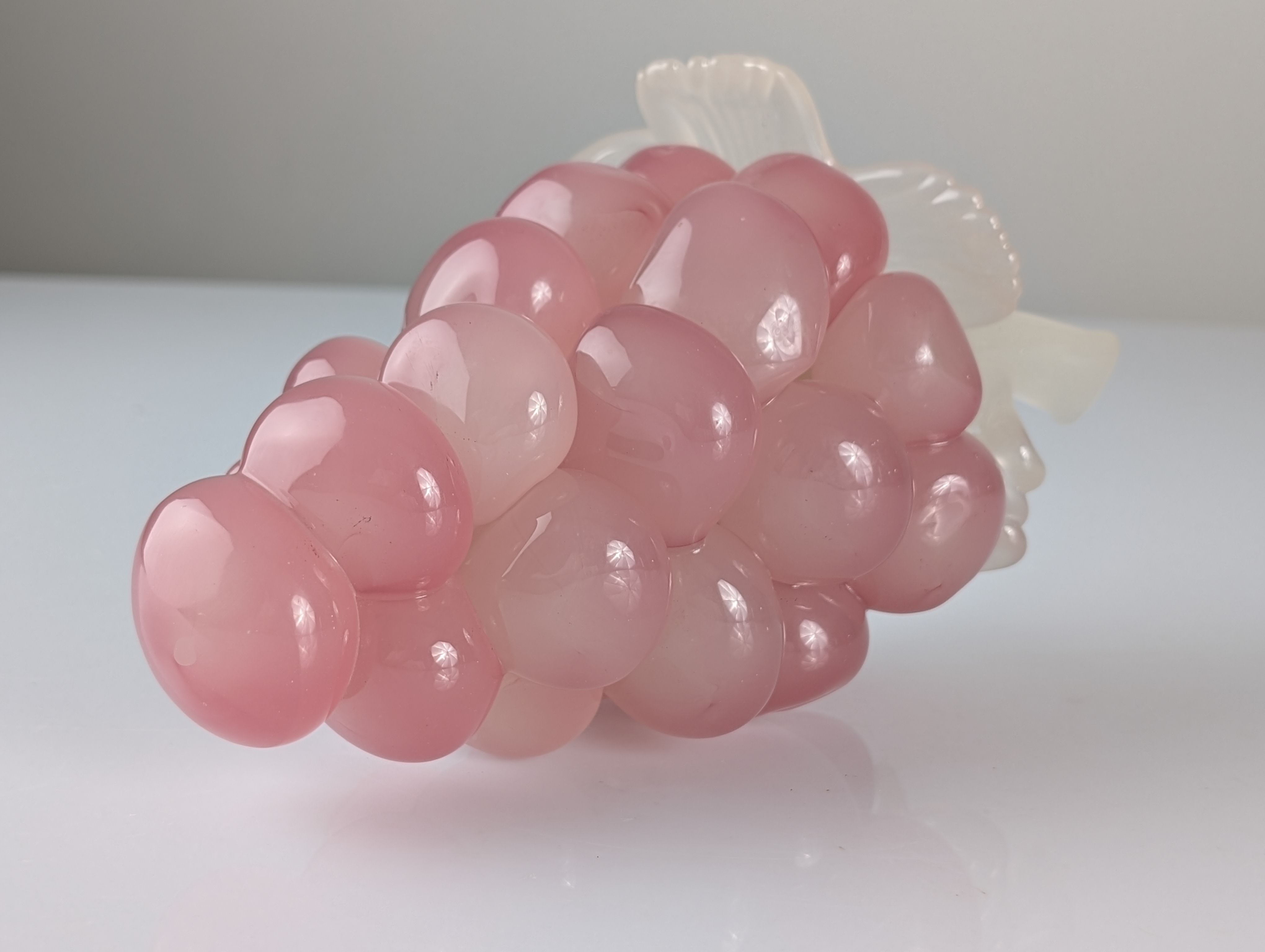 Escultura de Racimo de Uvas en Cristal de Murano, Rosa y Blanco Translúcido, Mid-Century - Imagen 7