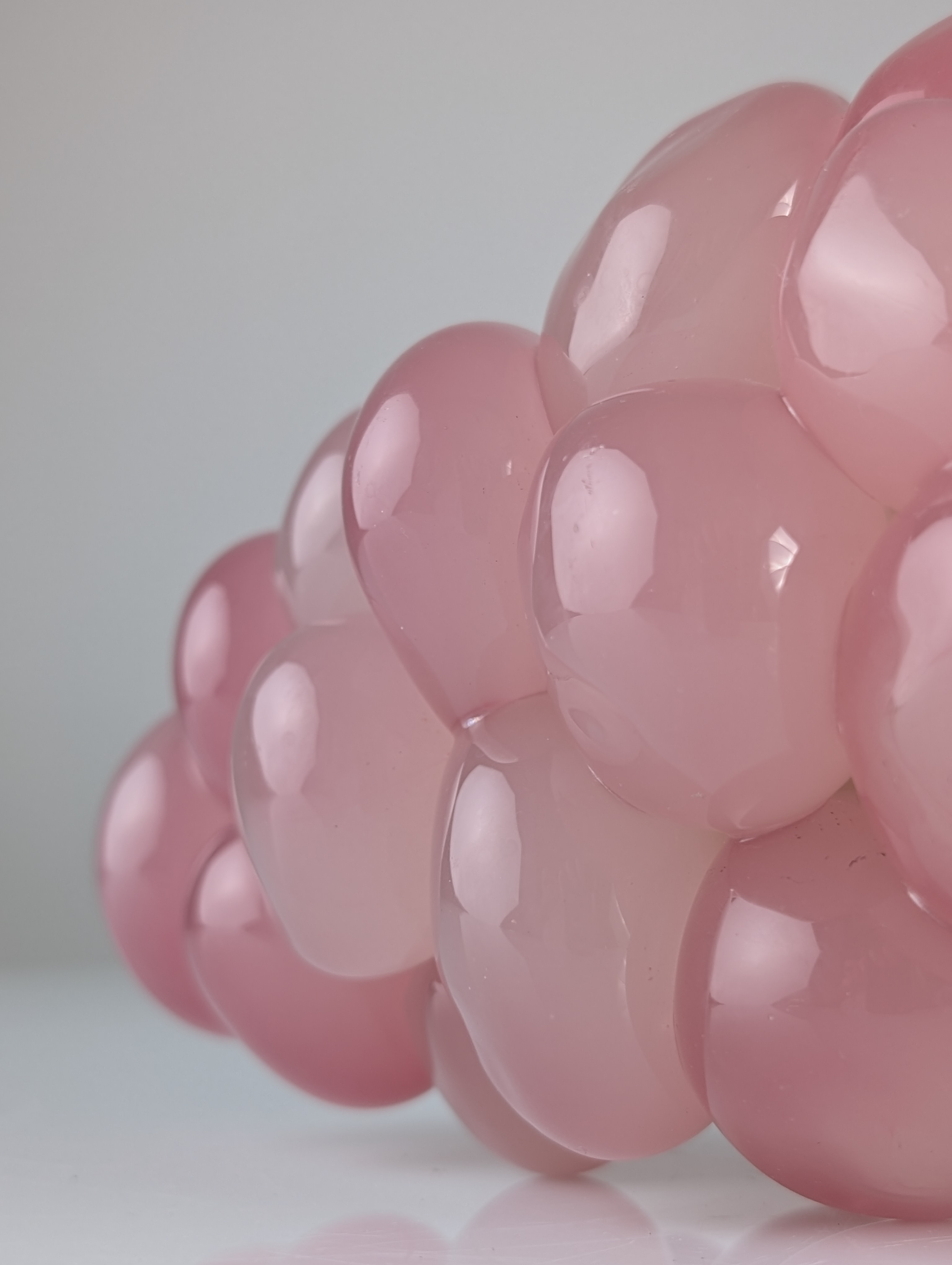 Escultura de Racimo de Uvas en Cristal de Murano, Rosa y Blanco Translúcido, Mid-Century - Imagen 4