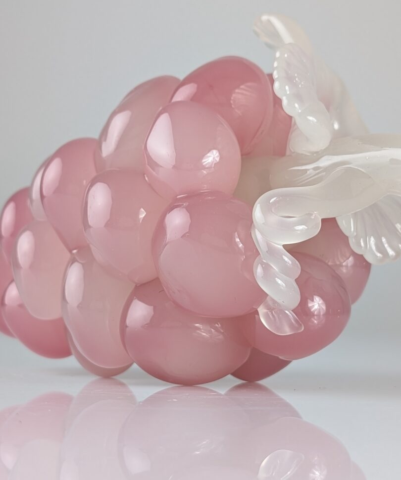 Escultura de Racimo de Uvas en Cristal de Murano, Rosa y Blanco Translúcido, Mid-Century