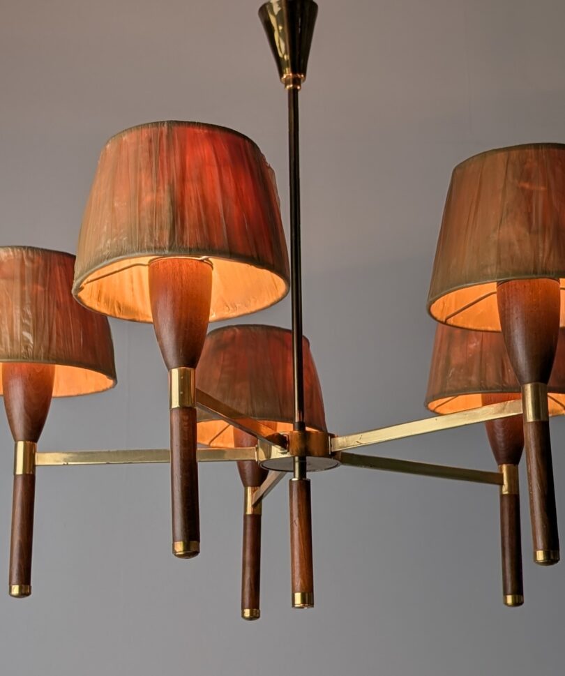 Lámpara danesa de cinco brazos en madera y latón, 1950s