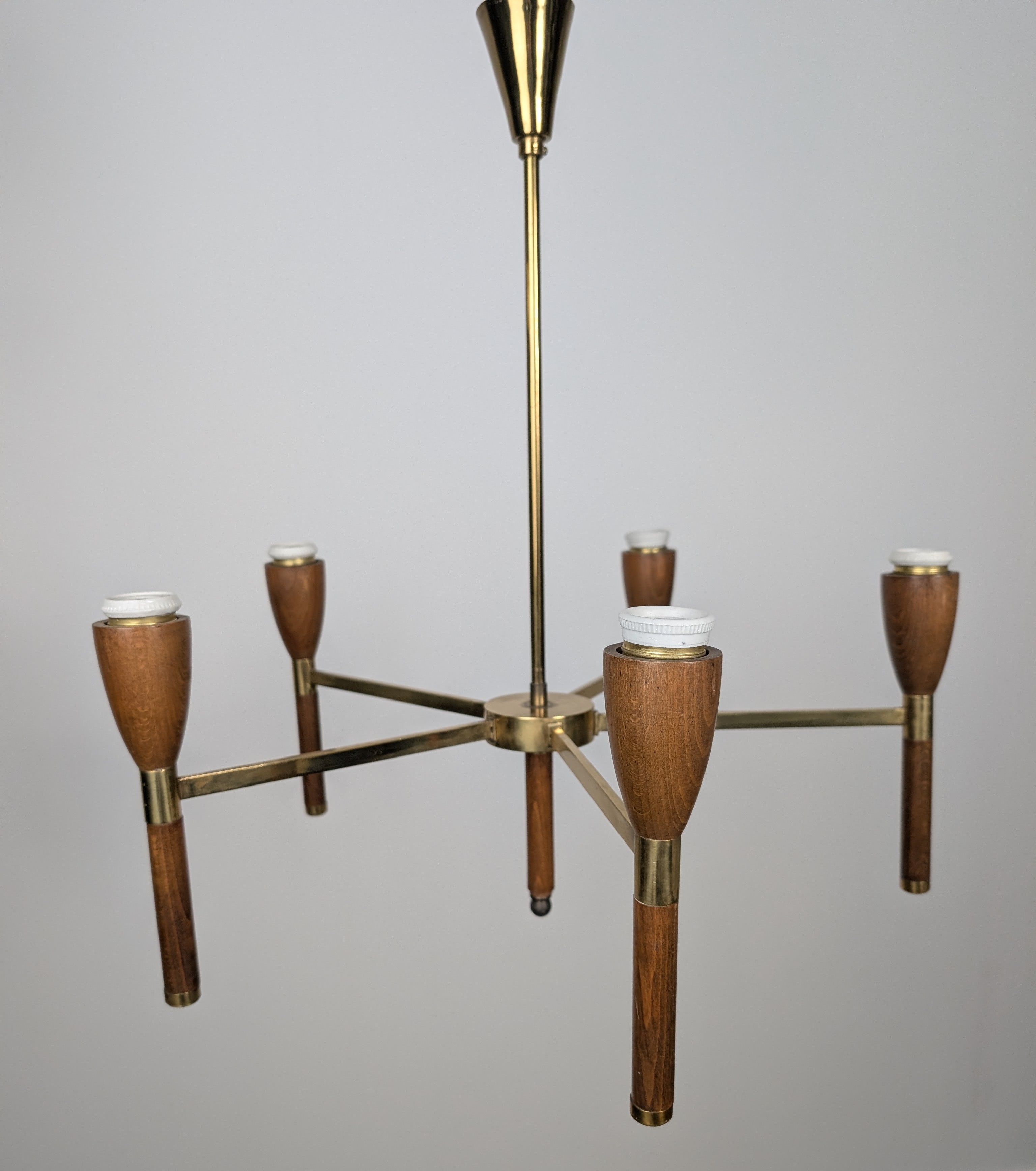 Lámpara danesa de cinco brazos en madera y latón, 1950s - Imagen 16