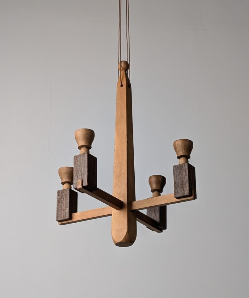 Candelabro colgante danés de madera estilo Art Deco, 1970s