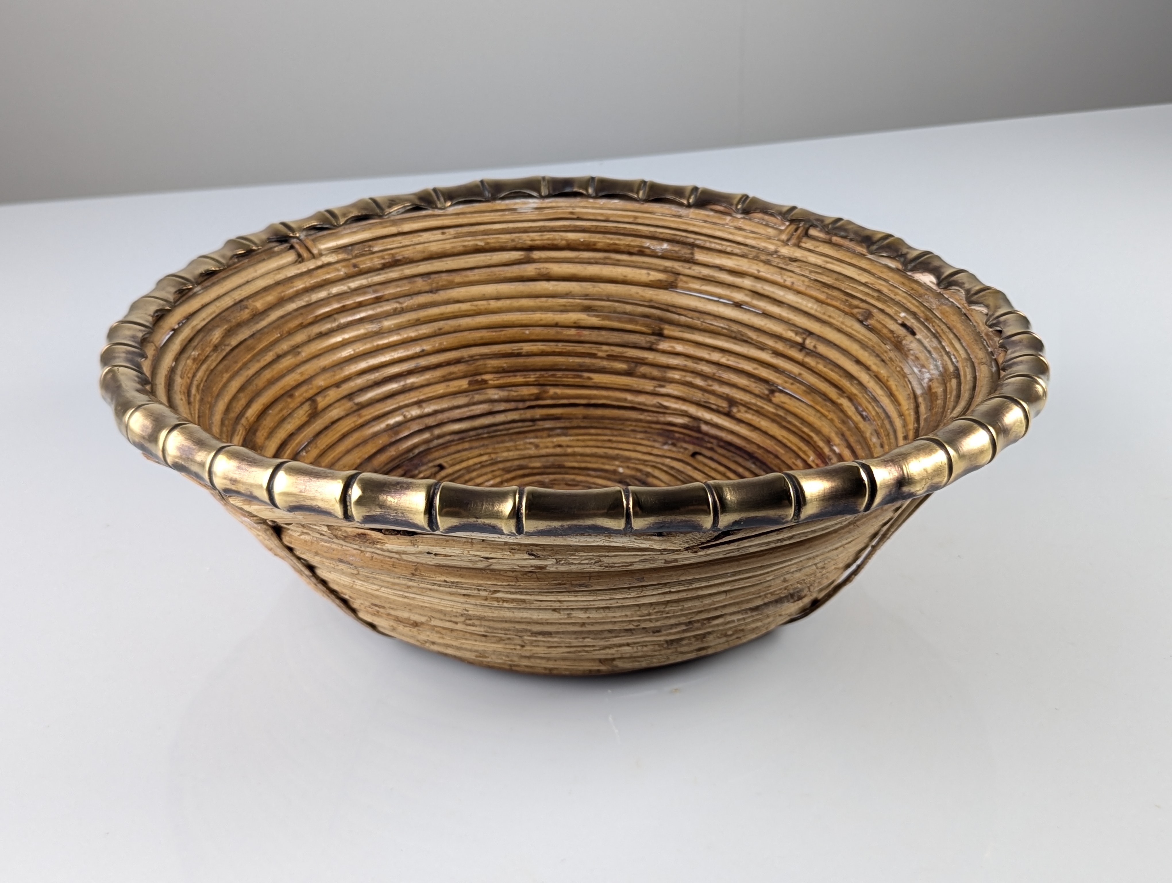 Centro de Mesa de Rattan y Latón, Italia, 1970s - Imagen 9