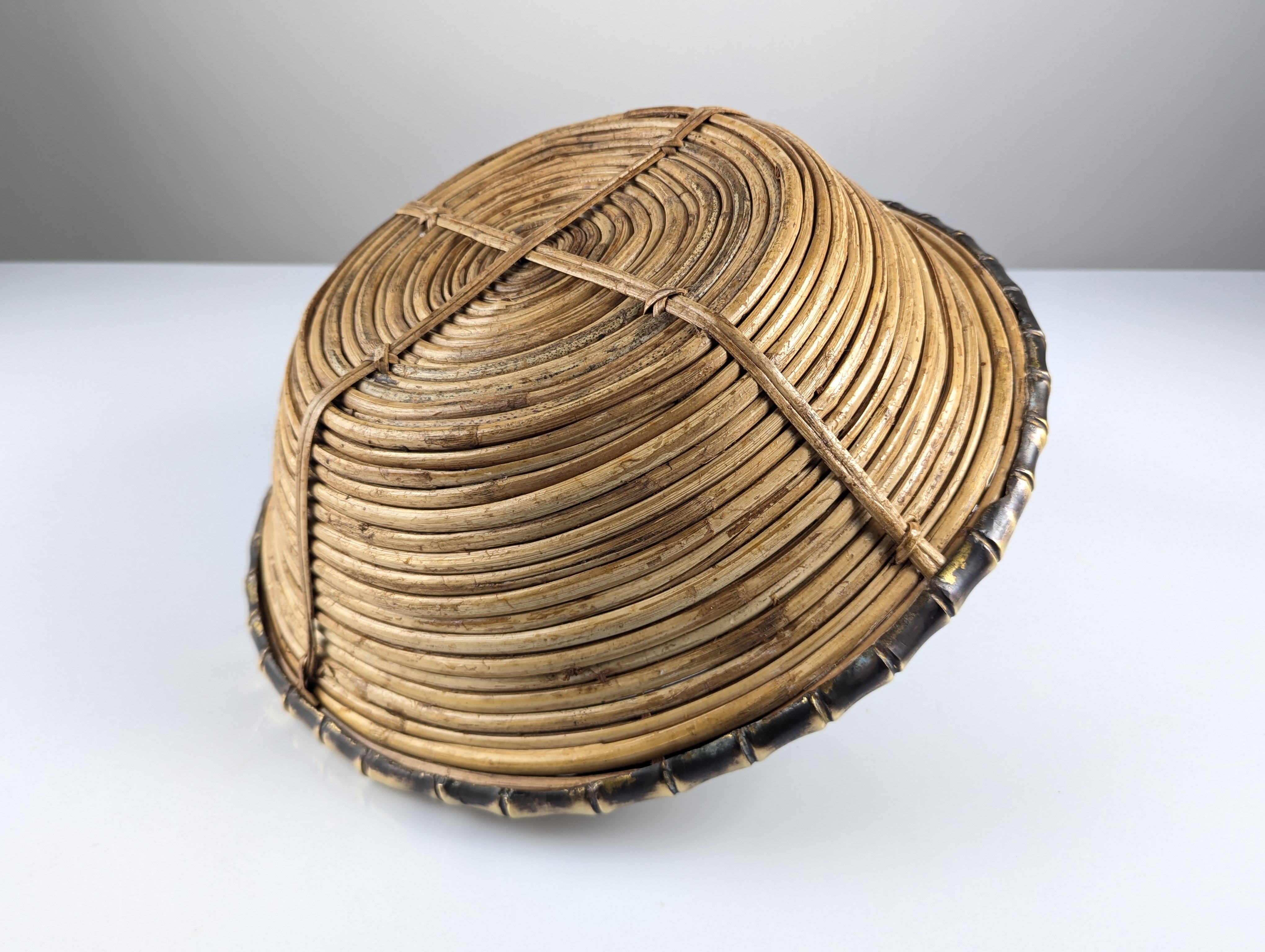 Centro de Mesa de Rattan y Latón, Italia, 1970s - Imagen 3