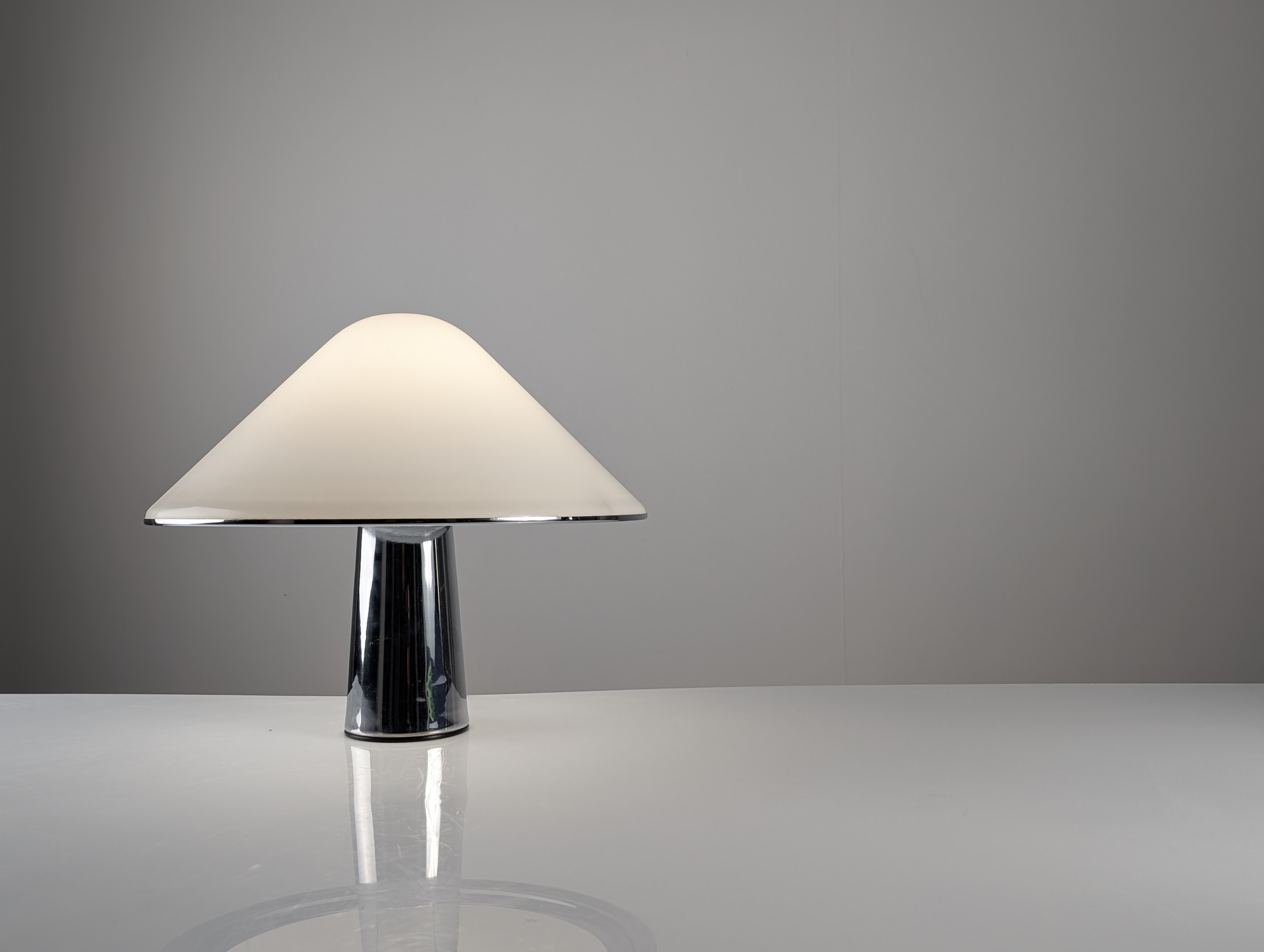 Lámpara de Mesa Elpis de Harvey Guzzini para IGuzzini, 1970s - Imagen 2