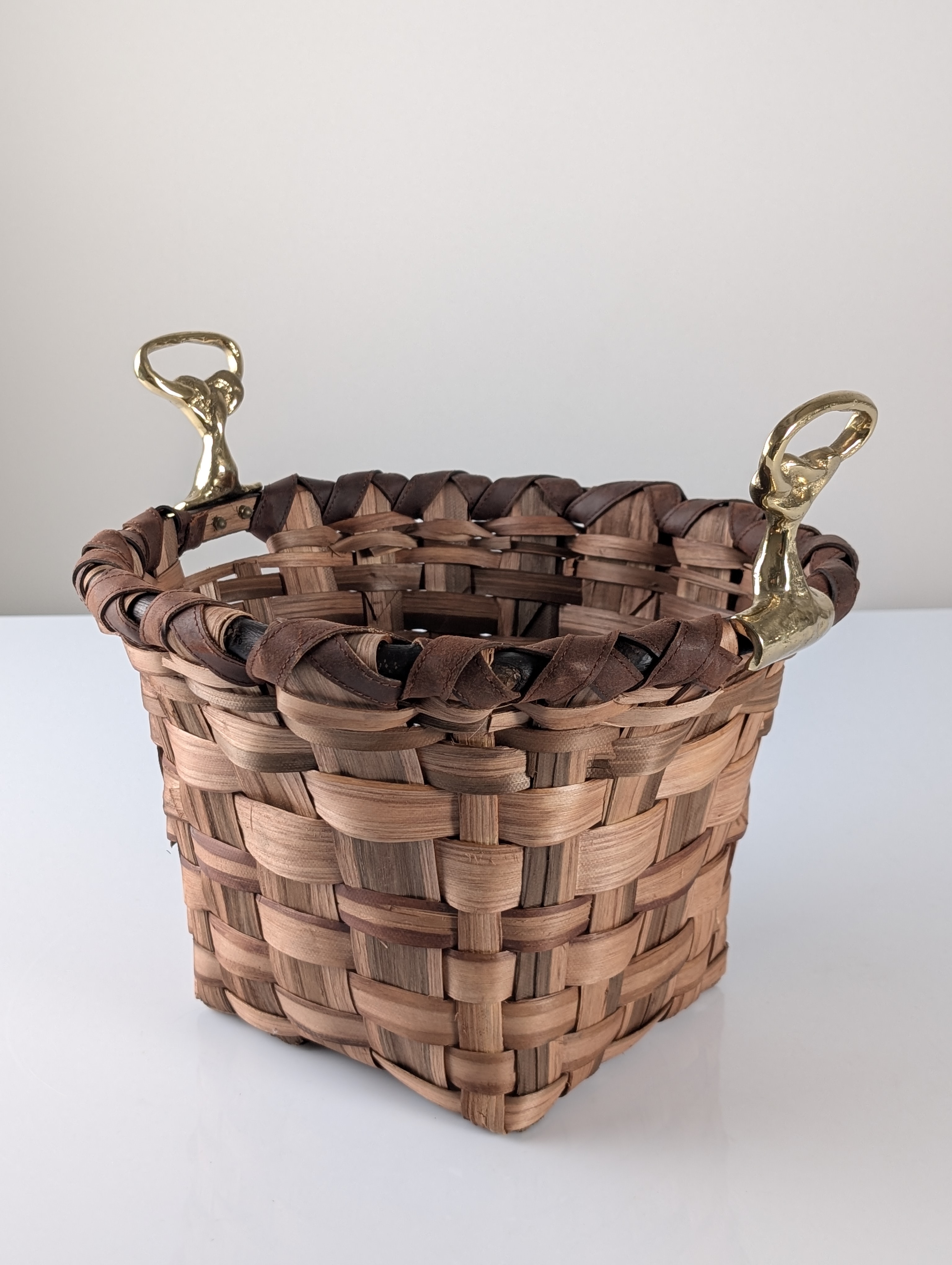 David Marshall Brutalist Splint Wood and Cast Brass Basket, 1970s - Imagen 16
