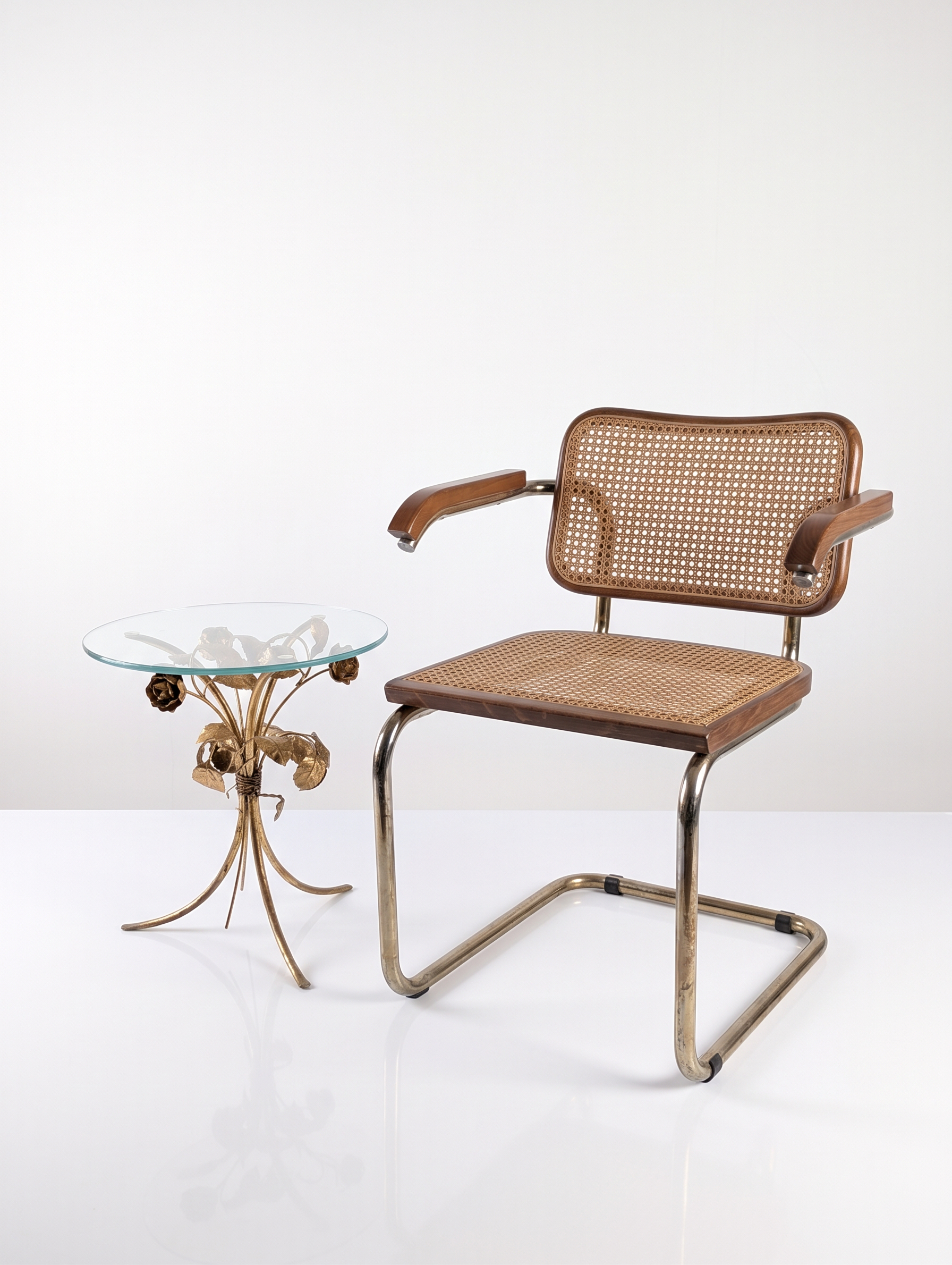 Mesa Auxiliar Mid Century de Metal Dorado con Rosas y Tapa de Cristal, 1970s - Imagen 2