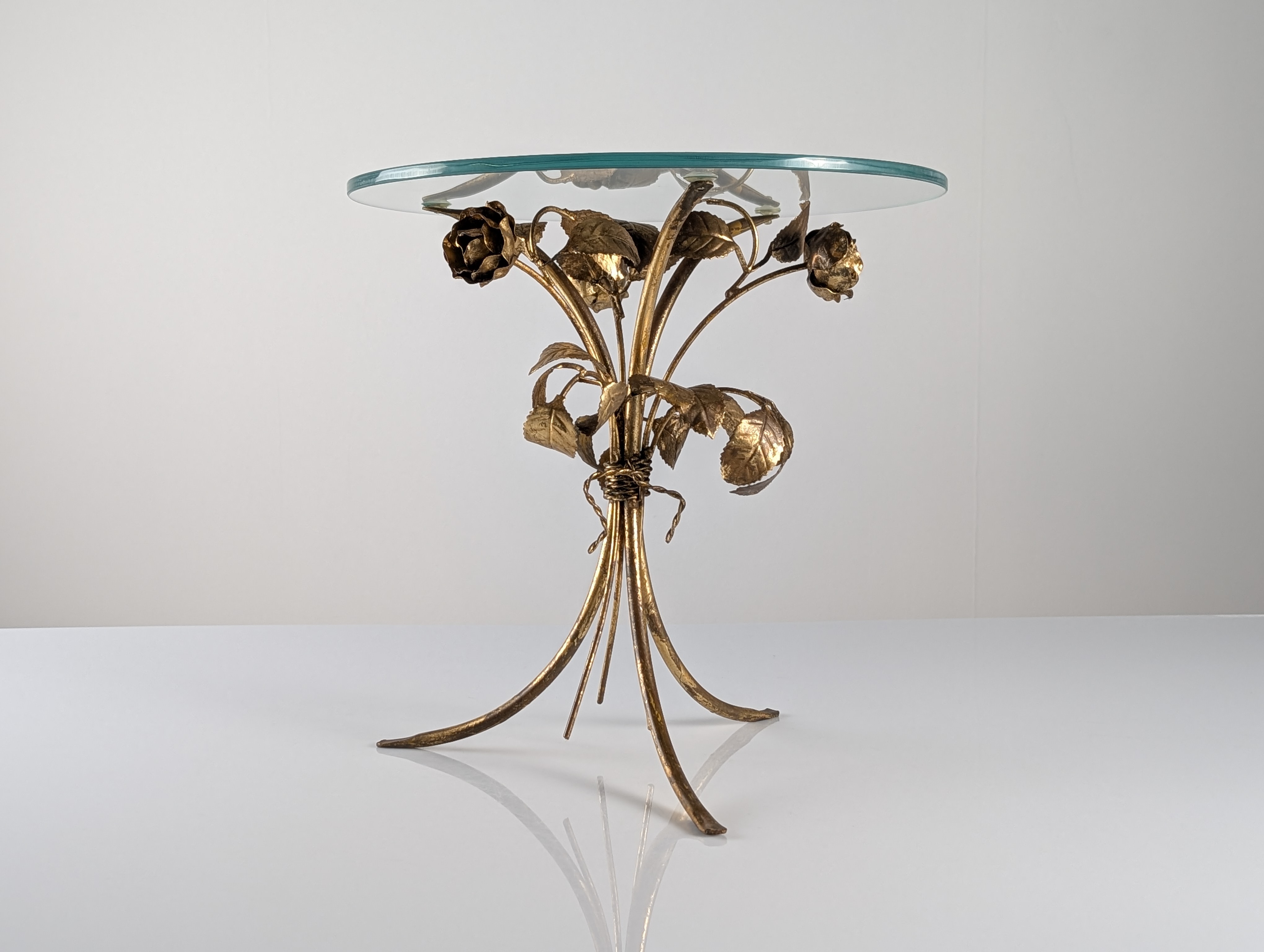 Mesa Auxiliar Mid Century de Metal Dorado con Rosas y Tapa de Cristal, 1970s - Imagen 14