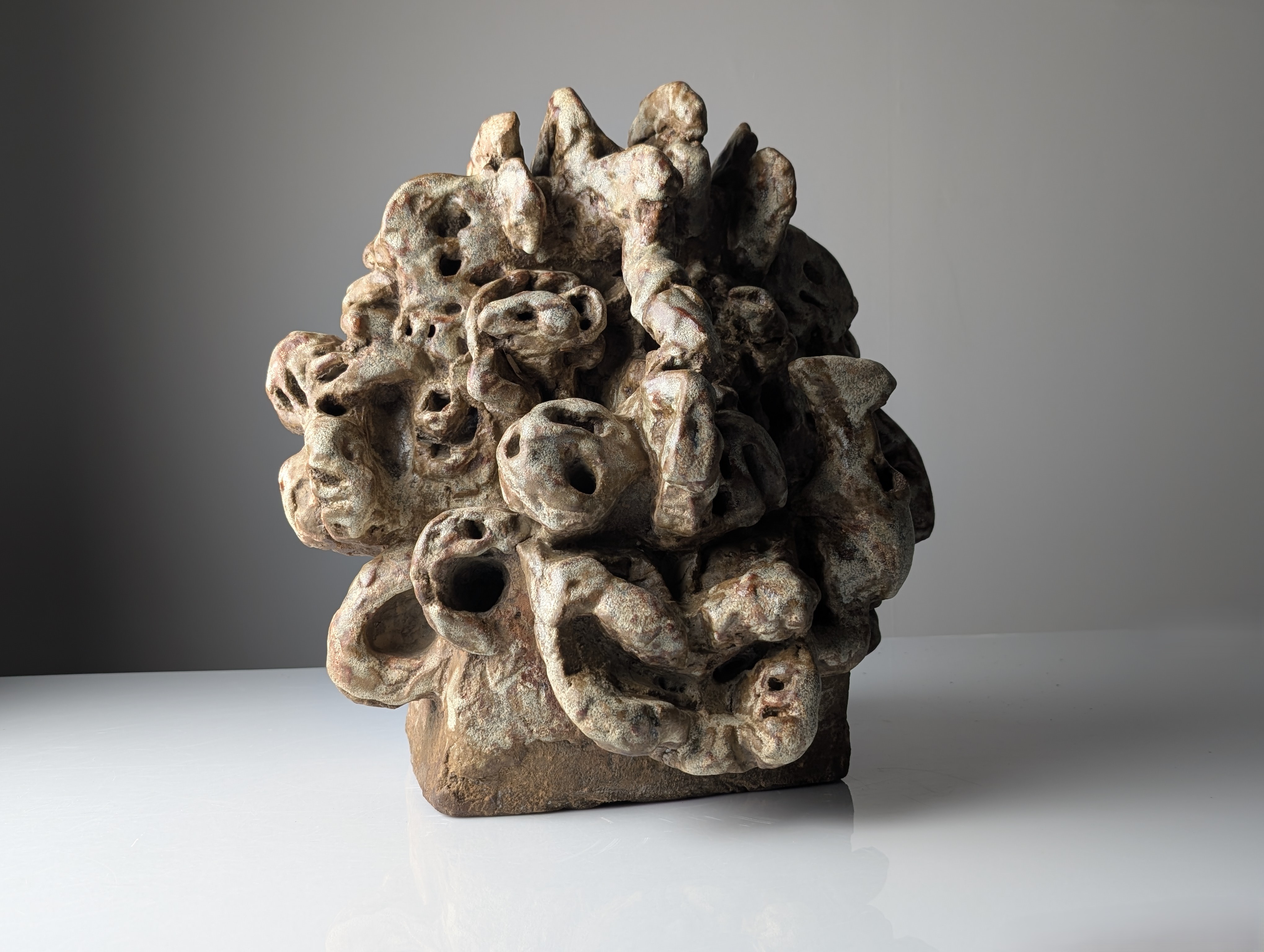 Gran Escultura Orgánica en Gres Vidriado con Formas de Coral, Firmada, 2002 - Imagen 3